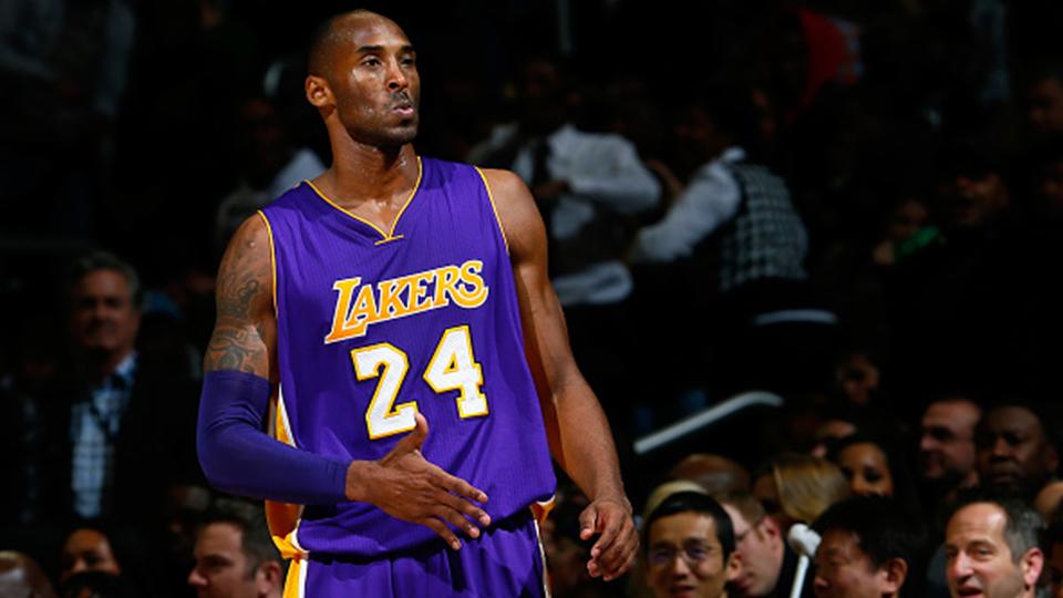 legenda basket NBA dari tim LA Lakers, Kobe Bryant meninggal dunia akibat kecelakaan helikopter. - INDOSPORT